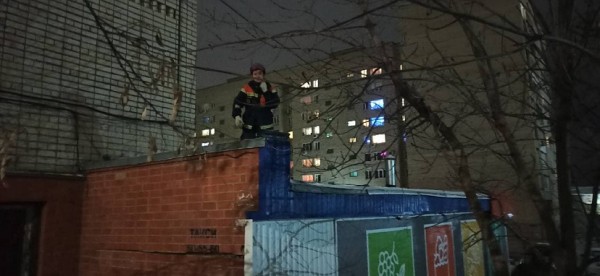 В Саратове девушка упала с 7-го этажа и выжила В Саратове девушка упала с 7-го этажа и выжила