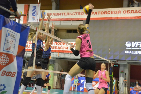 &laquo;Протон&raquo; в заключительной домашней игре сезона уверенно обыграл белорусских волейболисток