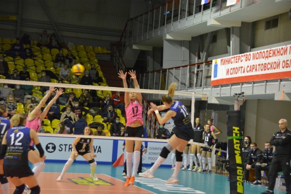 &laquo;Протон&raquo; в заключительной домашней игре сезона уверенно обыграл белорусских волейболисток