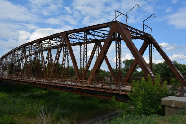 &laquo;СтОит как чугунный мост&raquo;: на восстановление памятника в Петровске и благоустройство территории вокруг него потратят 70 миллионов