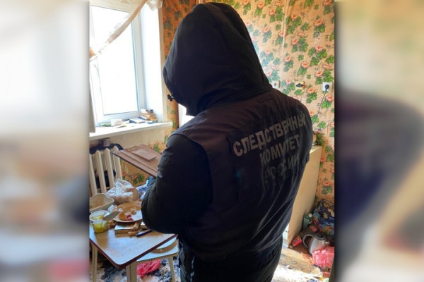 Пожар в Заводском районе: спасатели и полицейские вскрыли дверь горящей квартиры, но не успели спасти ее хозяина