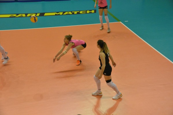 &laquo;Протон&raquo; в заключительной домашней игре сезона уверенно обыграл белорусских волейболисток