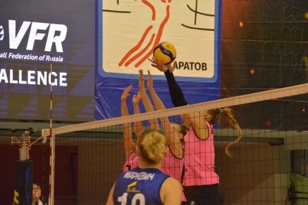 &laquo;Протон&raquo; в заключительной домашней игре сезона уверенно обыграл белорусских волейболисток