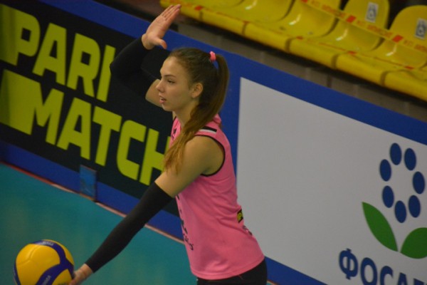 &laquo;Протон&raquo; в заключительной домашней игре сезона уверенно обыграл белорусских волейболисток