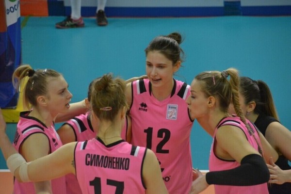 &laquo;Протон&raquo; в заключительной домашней игре сезона уверенно обыграл белорусских волейболисток