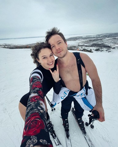 В Хвалынске сотни любителей сноуборда и горных лыж приняли участие в &laquo;Голом спуске&raquo;: фото и видео