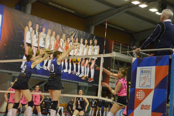 &laquo;Протон&raquo; в заключительной домашней игре сезона уверенно обыграл белорусских волейболисток