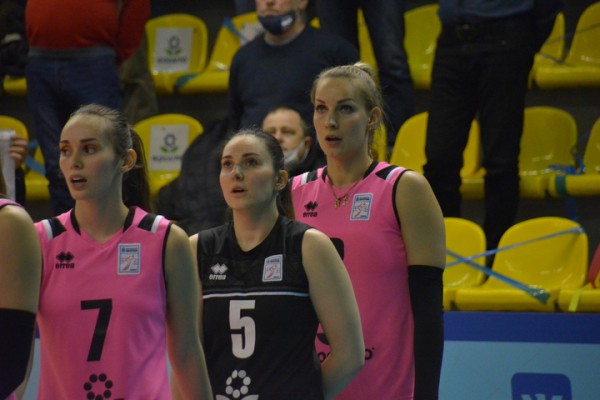 &laquo;Протон&raquo; в заключительной домашней игре сезона уверенно обыграл белорусских волейболисток