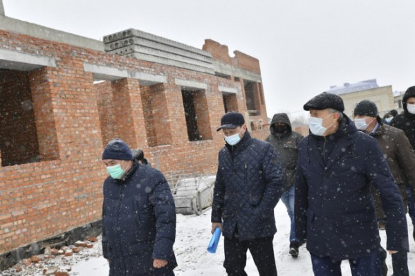 Губернатор посетил стройплощадку комплекса для детской цирковой студии &laquo;Арт-Алле&raquo; в г.Марксе