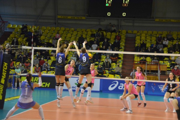 &laquo;Протон&raquo; в заключительной домашней игре сезона уверенно обыграл белорусских волейболисток