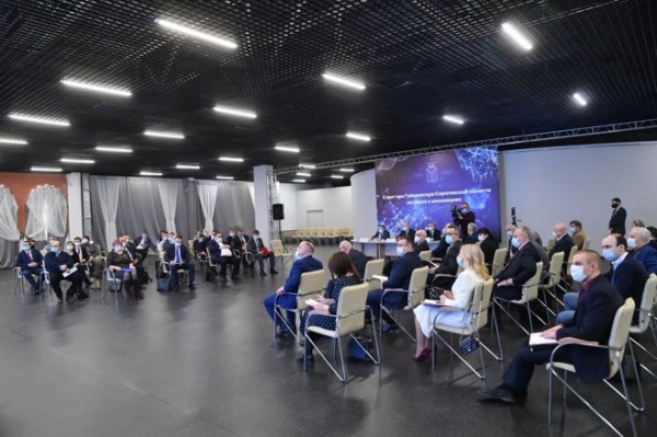 Губернатор Валерий Радаев проводит заседание Совета по науке и инновациям