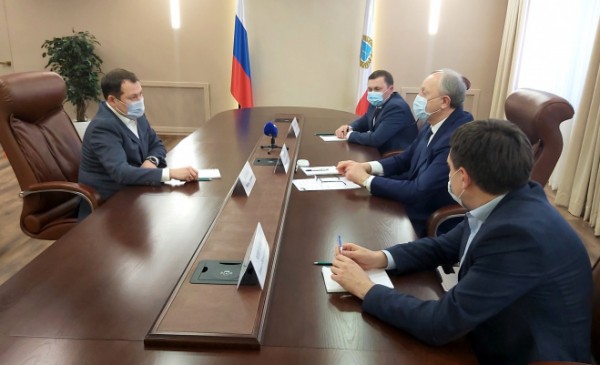 Губернатор Валерий Радаев провел встречу с замминистра строительства и ЖКХ РФ Максимом Егоровым