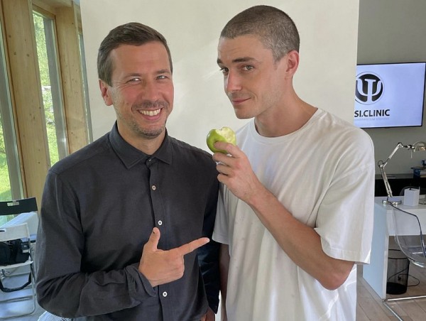 Популярного артиста из Саратова сравнили с пациентом психушки