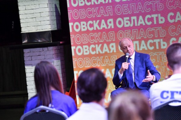 Губернатор провел встречу с делегацией региона &ndash; победителями XXIX Всероссийского фестиваля &laquo;Российская студенческая весна&raquo;