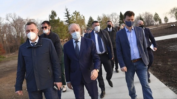 Унылая премьера