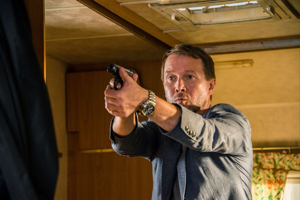 Саратовский актер для роли научился стрелять и плавать под водой