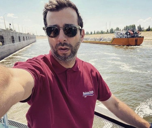 Саратовский комик хочет встретить на причале Ивана Урганта Саратовский комик хочет встретить на причале Ивана Урганта