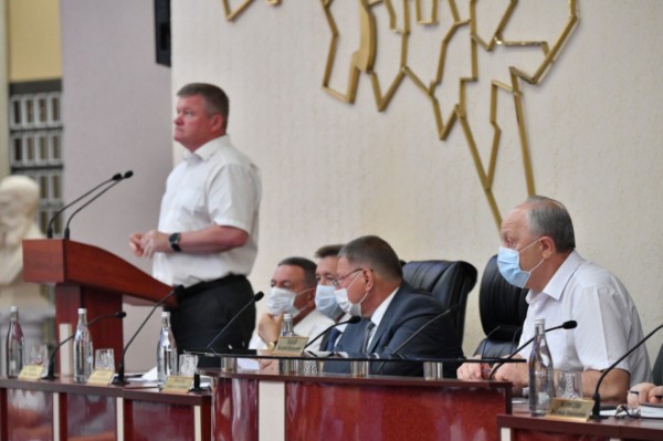 Глава региона провел заседание комиссии по решению вопросов обманутых дольщиков