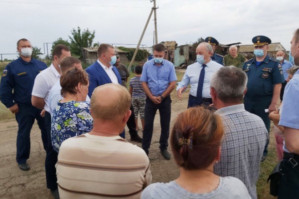 Губернатор поручил оказать необходимую помощь семьям погибших в результате пожара в с.Наумовка