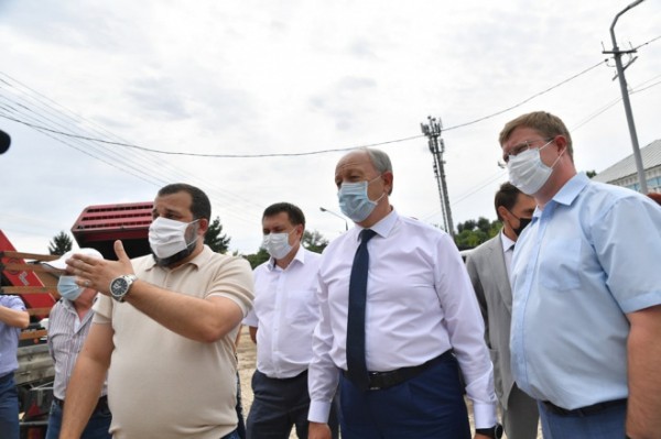 Глава региона проконтролировал ход благоустройства в Петровске