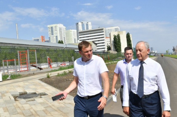 Глава региона раскритиковал ход благоустройства ряда общественных территорий Саратова