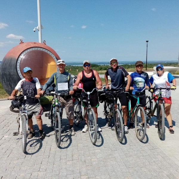 Парк покорителей космоса встретил участников 500-километрового велопробега Парк покорителей космоса встретил участников 500-километрового велопробега