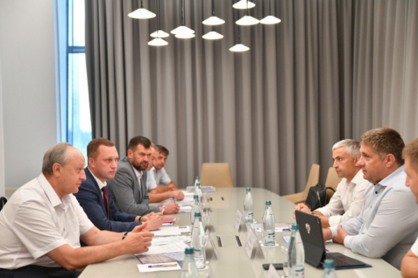 Начался визит в Саратовскую область руководителя Федерального дорожного агентства Романа Новикова Начался визит в Саратовскую область руководителя Федерального дорожного агентства Романа Новикова