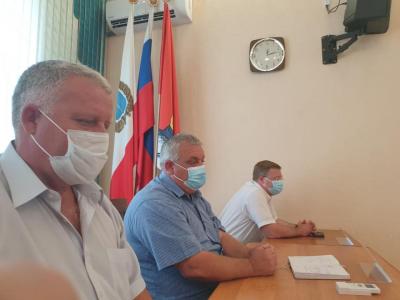 
Место Дениса Фадеева на посту главы Петровского района временно займет Виталий Колдин 					