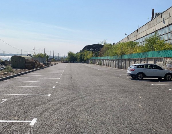 Рядом с пляжем в Саратове обустроили парковки на 200 автомобилей