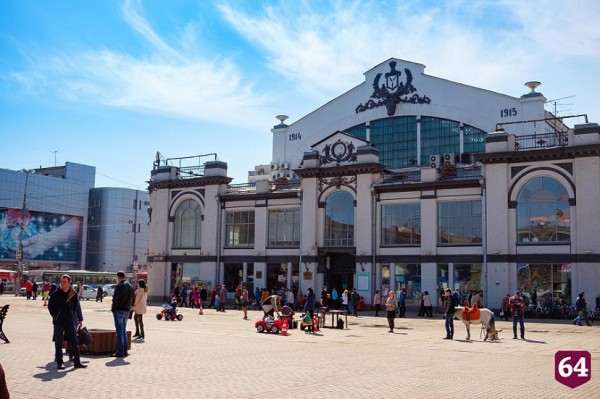 Губернатор указал на отсутствие прививок у продавцов Крытого рынка 