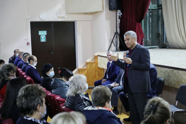 Вячеслав Володин призвал министра не красоваться на федеральных трассах