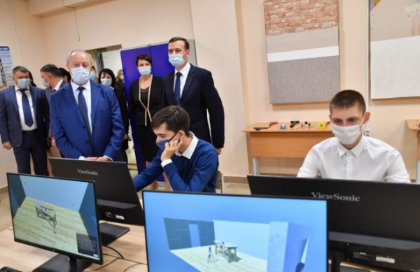 Валерий Радаев осмотрел новые мастерские Worldskills в Саратовском политехническом колледже