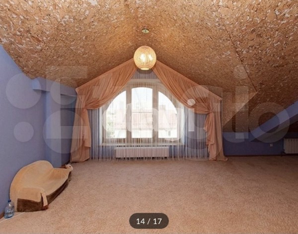 В Саратове за 35 миллионов продают дом с прудом 