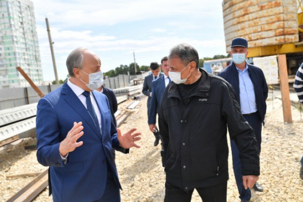 Губернатор проверил, как идет строительство социальных объектов в Саратове