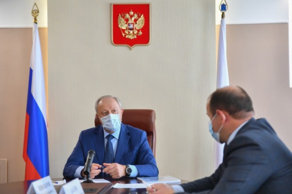 Губернатор Валерий Радаев провел рабочую встречу  с  главой Ивантеевского района Василием Басовым