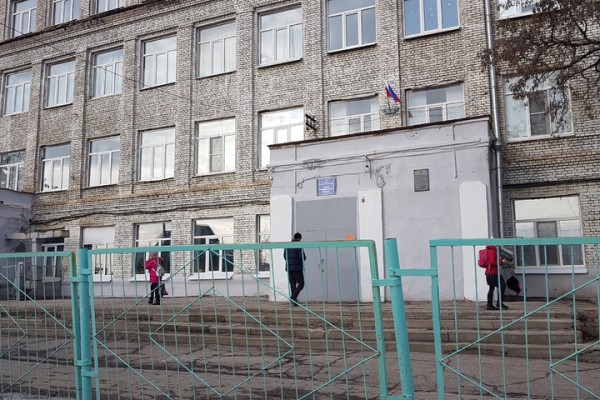 Прокуроры обнаружили, что саратовская школа &laquo;обеспечивала&raquo; ученикам демонстрацию порнографического, суицидального и экстремистского контента при помощи оборудования, закупленного в рамках нацпроекта &laquo;Образование&raquo;