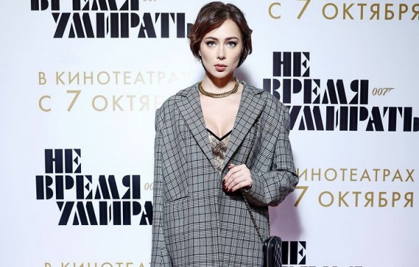 Саратовскую актрису назвали черствой из-за поиска бездетной помощницы