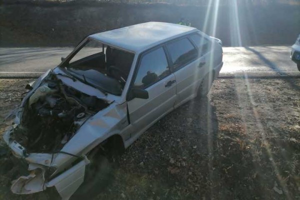 В ДТП с участием фуры на трассе пострадали три человека