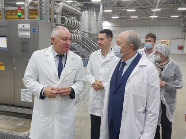 Валерий Радаев ознакомился с реализацией проекта расширения производства Ртищевского филиала &laquo;НПГ &laquo;Сады Придонья&raquo;