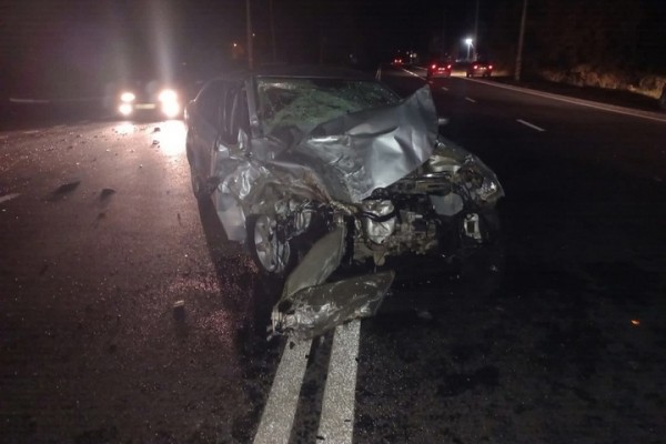 В Балаково иномарка врезалась в автобус: пострадали три человека