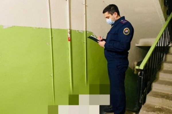 В подъезде дома на Соколовой нашли труп 13-летнего подростка