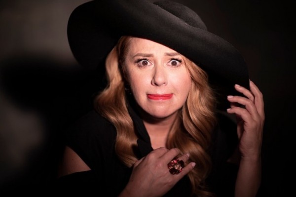 Певицу из Саратова каждый день зовут замуж