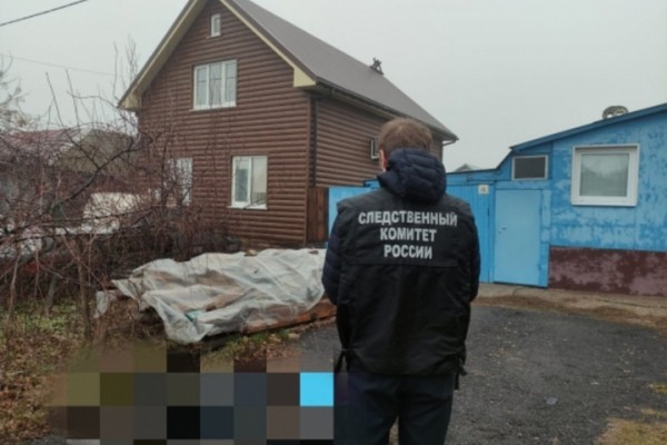 У одного из частных домов в Балаково обнаружили тело 45-летнего мужчины