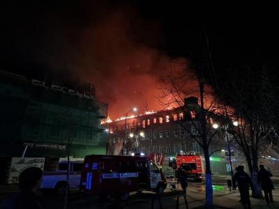 
Глава градозащитного совета о сгоревшей "России": "О том, что это поджог, говорит многое" 					