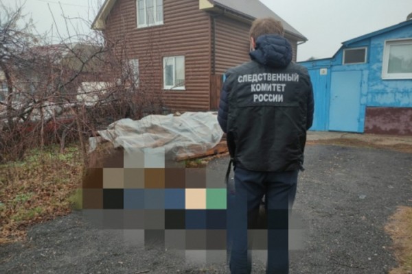 У одного из частных домов в Балаково обнаружили тело 45-летнего мужчины