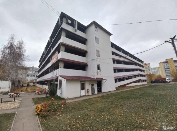 Парковку на 330 машин в центре Саратова продают за 67 миллионов Парковку на 330 машин в центре Саратова продают за 67 миллионов