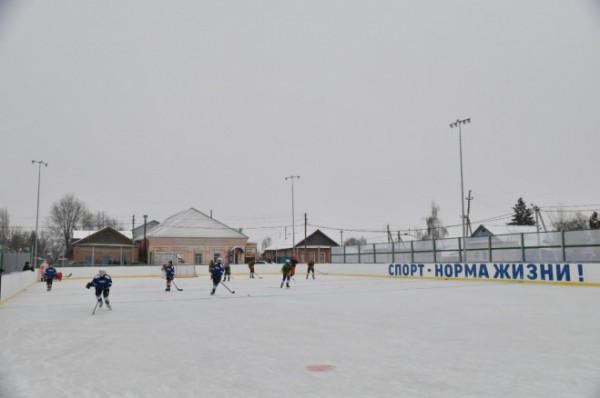 Закончена реконструкция стадиона &laquo;Старт&raquo; в Марксе