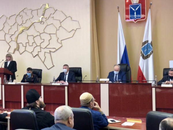 Губернатор Валерий Радаев провел заседание Совета по взаимодействию с национальными и религиозными объединениями