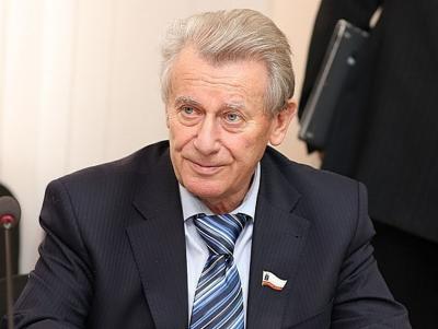 
Общественник уверен, что Александра Ландо поддерживает пул Сергея Курихина					