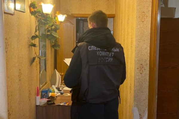Родственники нашли в квартире труп жителя Фрунзенского района, до которого несколько дней не могли дозвониться